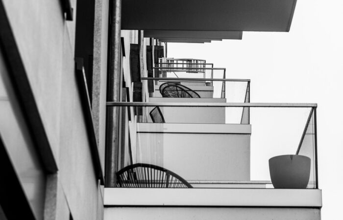 Maison_&_balcon_étroit_:_comment_aménager_efficacement_votre_petit_espace_extérieur_?