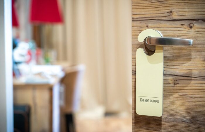 Vivre_confortablement_:_stop_aux_portes_qui_grince_dans_la_maison_!